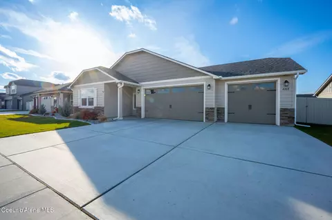 4268 N May Ella Lp Loop, Post Falls, ID 83854