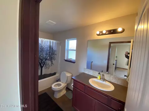Bath - 1547 E Crossing Ave, Post Falls, ID 83854 photo 2 of 2
