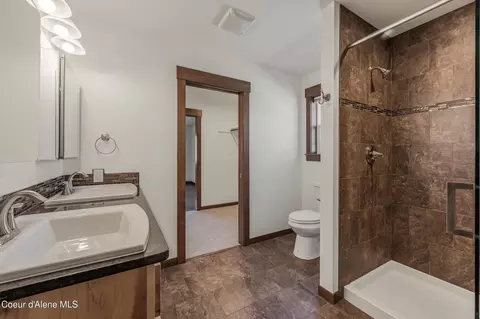 Bath - 15073 N Nixon Loop, Rathdrum, ID 83858 photo 2 of 3
