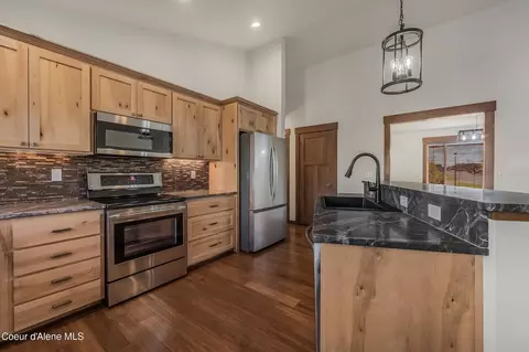 Kitchen - 15073 N Nixon Loop, Rathdrum, ID 83858 photo 2 of 4