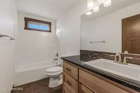 Bath - 15073 N Nixon Loop, Rathdrum, ID 83858 photo 3 of 3