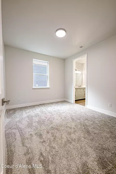 Bedroom - 877 Main St, Wardner, ID 83837 photo 3 of 4