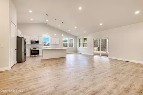 Living - 877 Main St, Wardner, ID 83837 photo 1 of 1