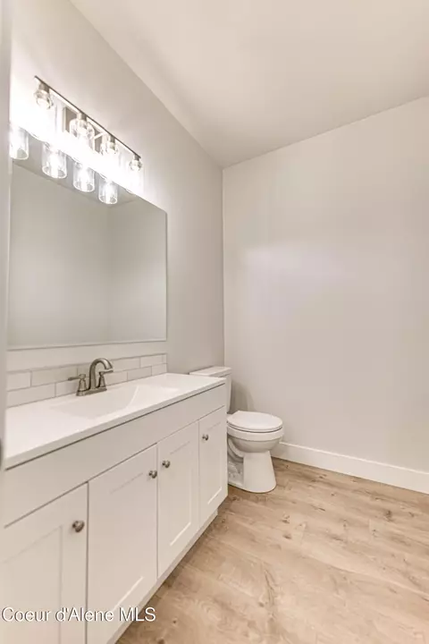 Bath - 877 Main St, Wardner, ID 83837 photo 5 of 5