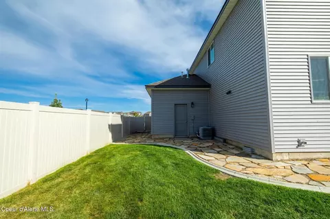1622 N Minam Loop, Post Falls, ID 83854 photo 35