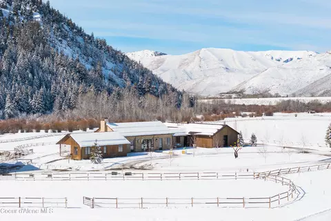 Exterior - 708 E Fork Rd, Hailey, ID 83333 photo 2 of 31