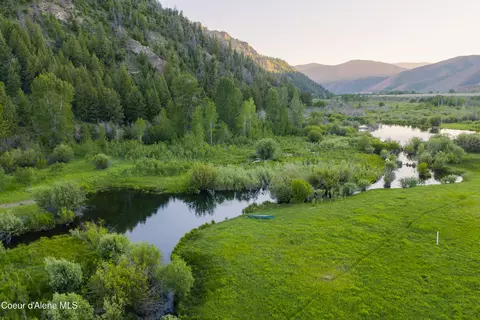 View/Area - 708 E Fork Rd, Hailey, ID 83333 photo 5 of 7