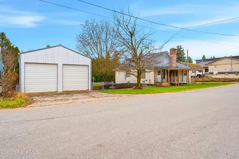 121 E 4th St S, Oldtown, ID 83822