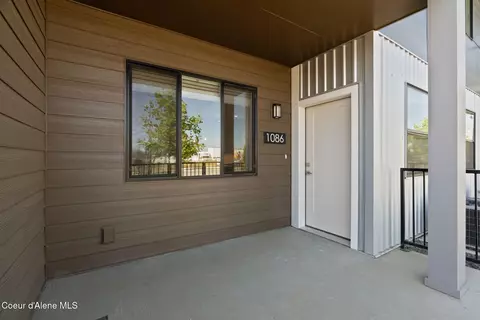 1086 E 4th Ave, Post Falls, ID 83854