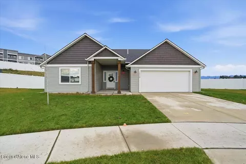 12726 N Cavanaugh Dr, Rathdrum, ID 83858