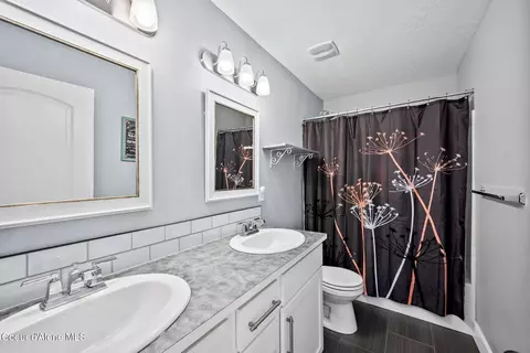 Bath - 2447 N Viking Loop, Post Falls, ID 83854 photo 4 of 4