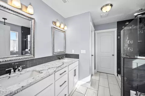 Bath - 2447 N Viking Loop, Post Falls, ID 83854 photo 2 of 4