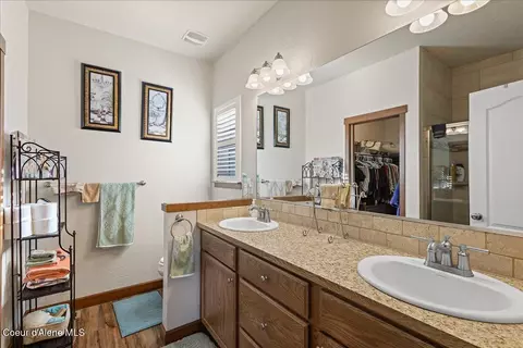 Bath - 2533 N Side Saddle Ln, Post Falls, ID 83854 photo 2 of 2