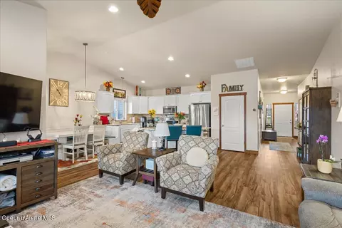 Living - 2533 N Side Saddle Ln, Post Falls, ID 83854 photo 3 of 3