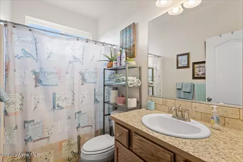 Bath - 2533 N Side Saddle Ln, Post Falls, ID 83854 photo 1 of 2