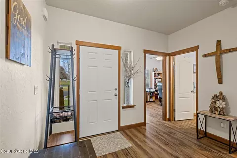 Entry Way - 2533 N Side Saddle Ln, Post Falls, ID 83854 photo 2 of 3