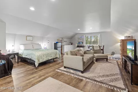 Bedroom - 15686 W Riverview Dr, Post Falls, ID 83854 photo 3 of 4