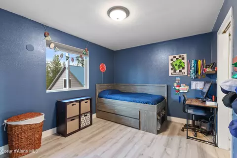 Bedroom - 15686 W Riverview Dr, Post Falls, ID 83854 photo 2 of 4