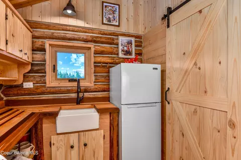 Kitchen - 5939 E Burma Rd, Harrison, ID 83833 photo 2 of 2