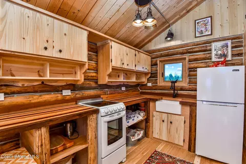 Kitchen - 5939 E Burma Rd, Harrison, ID 83833 photo 1 of 2