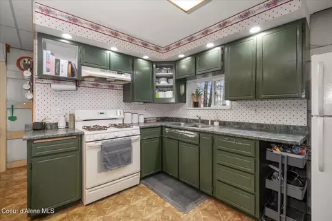 Kitchen - 1635 Canyon Ridge Dr, Plummer, ID 83851 photo 3 of 3
