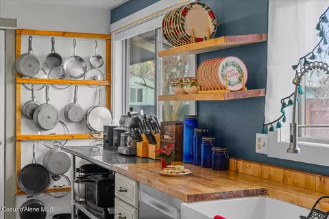 Kitchen - 1611 E Plaza Dr, Post Falls, ID 83854 photo 3 of 3