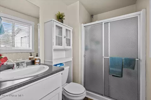 Bath - 1611 E Plaza Dr, Post Falls, ID 83854 photo 3 of 4