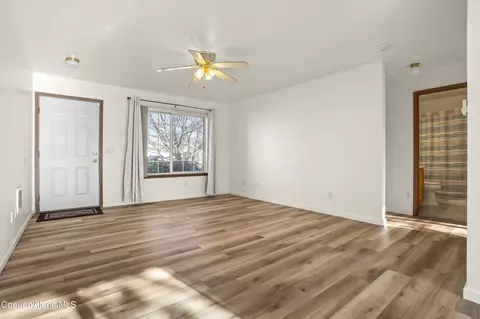 Living - 910 E Shasta Ave, Post Falls, ID 83854 photo 4 of 4