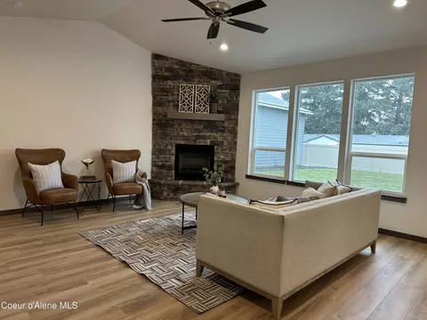 Living - 4531 E Davin Dr, Post Falls, ID 83854 photo 2 of 3