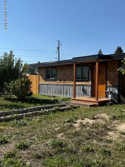 907 Ruth Ave, Sandpoint, ID 83864