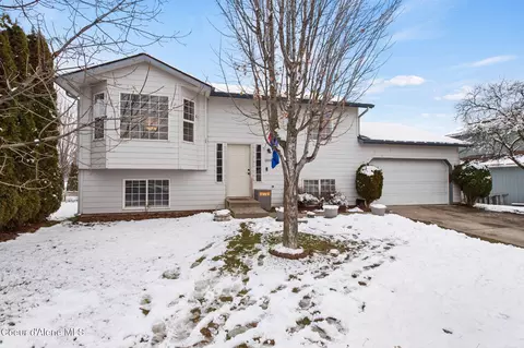 2020 N Stagecoach Dr, Post Falls, ID 83854