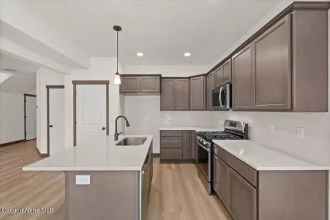 Kitchen - 2711 E Cinder Ave, Post Falls, ID 83854 photo 2 of 2