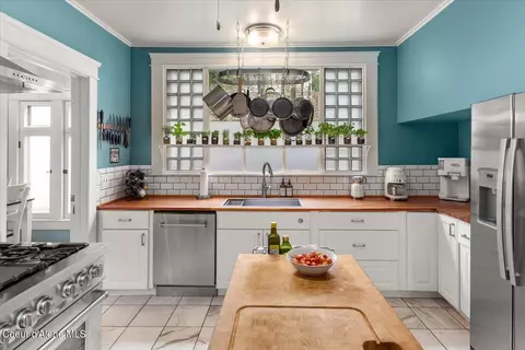 Kitchen - 504 First St, Wallace, ID 83873 photo 1 of 7