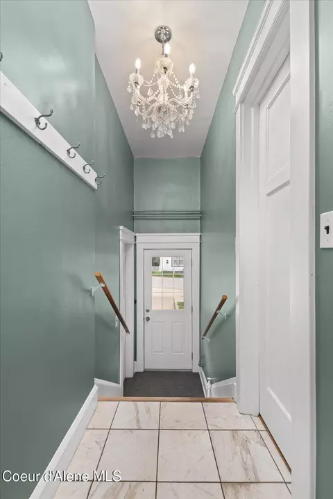 Entry Way - 504 First St, Wallace, ID 83873 photo 3 of 13