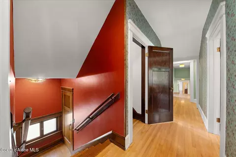 Entry Way - 504 First St, Wallace, ID 83873 photo 11 of 13
