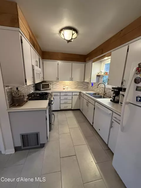 514 W Riverside Ave, Kellogg, ID 83837 photo 11