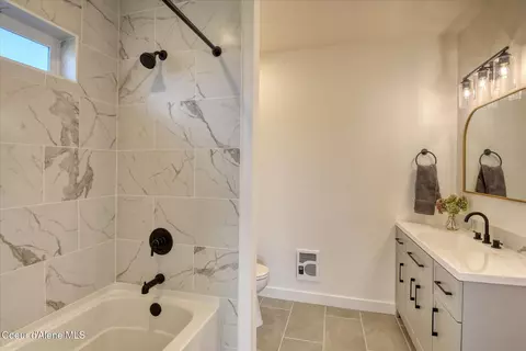 Bath - 1837 E Yellow Pine Ave, Athol, ID 83801 photo 1 of 3