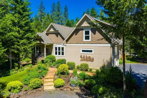 7001 E Chattaroy Rd, Chattaroy, WA 99003