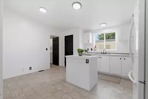 Kitchen - 4879 E 16th Ave # 5, Post Falls, ID 83854 photo 2 of 2