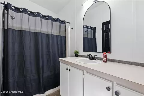 Bath - 4879 E 16th Ave # 5, Post Falls, ID 83854 photo 2 of 3