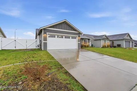 8562 W Seed Ave, Rathdrum, ID 83858