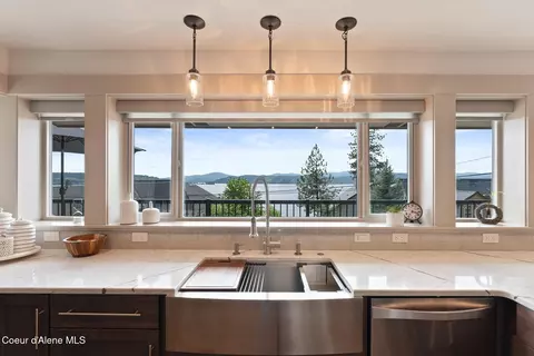 2406 S Silver Beach Rd, Coeur D'alene, ID 83814