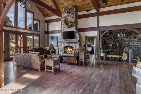 Living - 337 W Coon Creek Rd, Plummer, ID 83851 photo 2 of 4