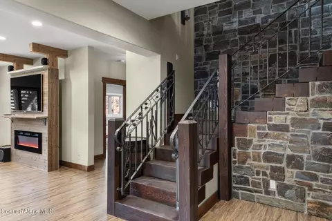Entry Way - 337 W Coon Creek Rd, Plummer, ID 83851 photo 3 of 3