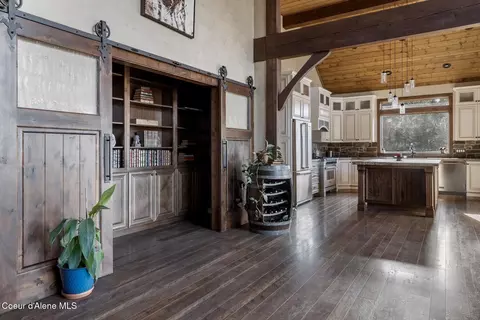 Entry Way - 337 W Coon Creek Rd, Plummer, ID 83851 photo 2 of 3