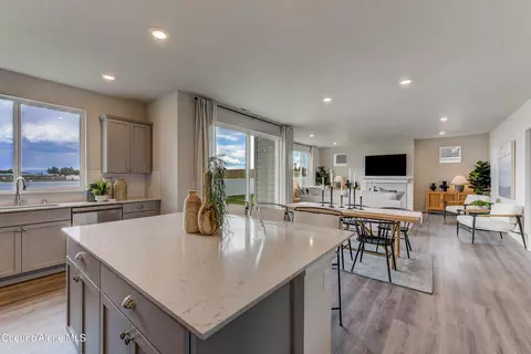 Kitchen - 667 E Burdock Loop, Hayden, ID 83835 photo 3 of 4