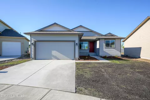 10093 Liverpool Loop, Hayden, ID 83835