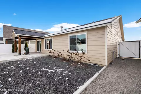 Exterior - 8265 W Splitrail Ave, Rathdrum, ID 83858 photo 3 of 8