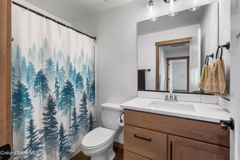 Bath - 8265 W Splitrail Ave, Rathdrum, ID 83858 photo 4 of 4