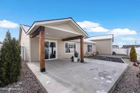 Exterior - 8265 W Splitrail Ave, Rathdrum, ID 83858 photo 4 of 8